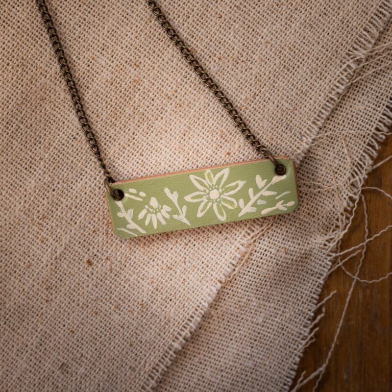 Daisy Bar Necklace